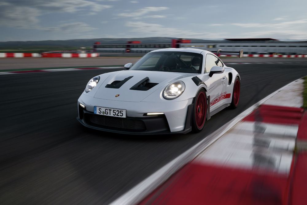 Ação Rápida De Super Carro Porsche 911 Gt3 De Corrida Em Pista De